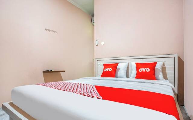 SPOT ON 2974 Penginapan Roma 88