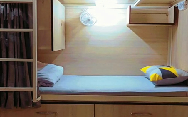 Abuzz Oxfordcaps Roopnagar - Campus Accommodation