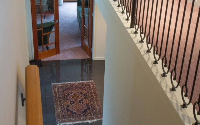 40 Thornycroft Street Bed and Breakfast