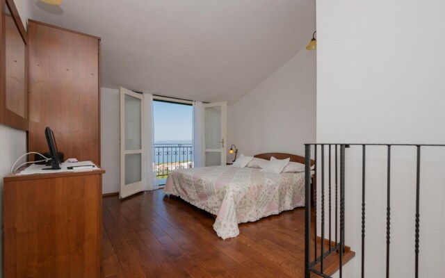 Stunning Home in Makarska With Wifi and 2 Bedrooms