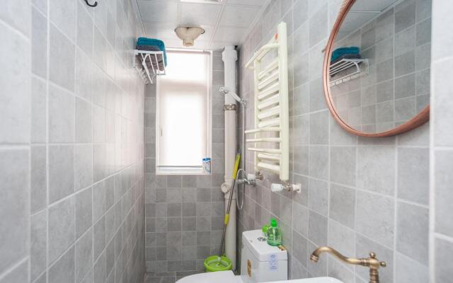 Henan Kaifeng·Gulou Square· Locals Apartment 00138590