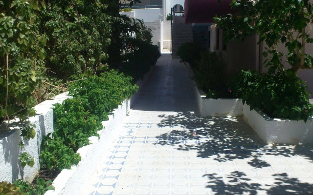 George's Studios & Apartments