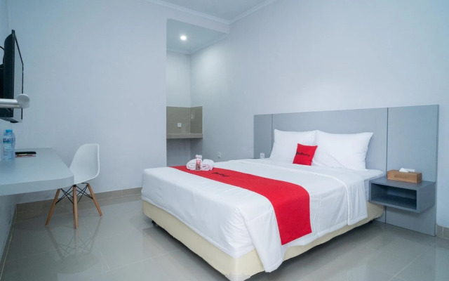 RedDoorz @ Jalan Gunung Talang Mahendradatta