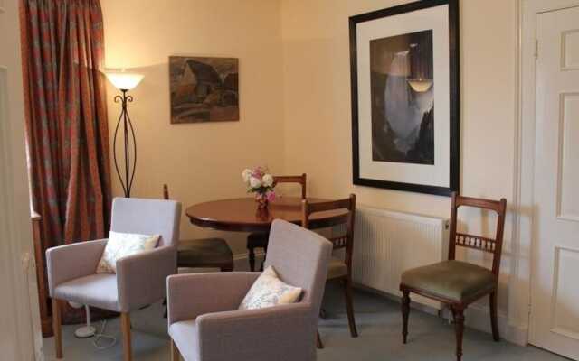 Horsebrook House Apartment