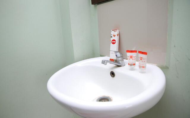 OYO 1138 Purple Hotel