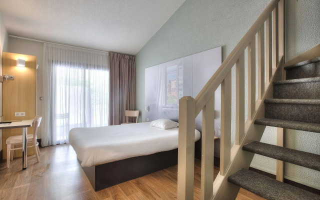 B&B HOTEL Grenoble Université 1