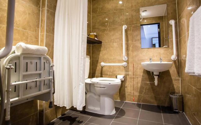Crowne Plaza Gerrards Cross by IHG