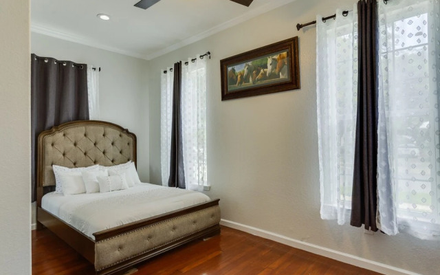 Woodlawn Main-House Downtown SA