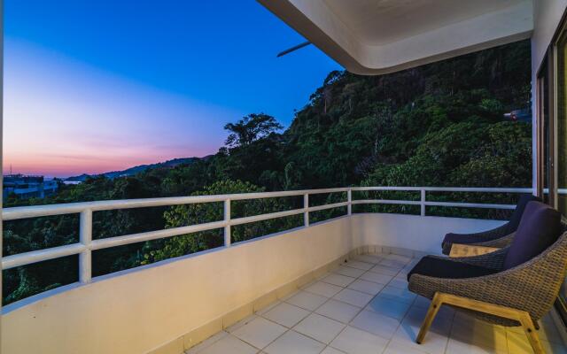 Patong Hill sea view villa 4 bedroom private pool