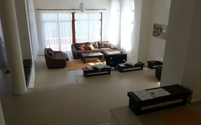 Lighthouse Luxe Estate Apart & Villas