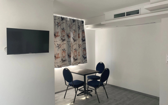 Tip-Top Apartmenthouse