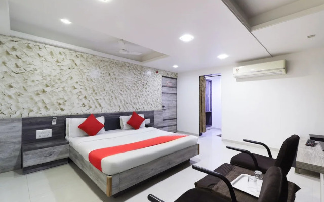 OYO 48524 Hotel Sweet Dream