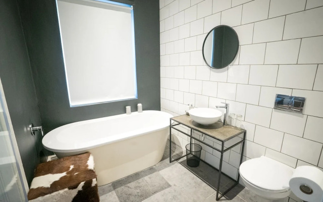 Ruby Rose Country House