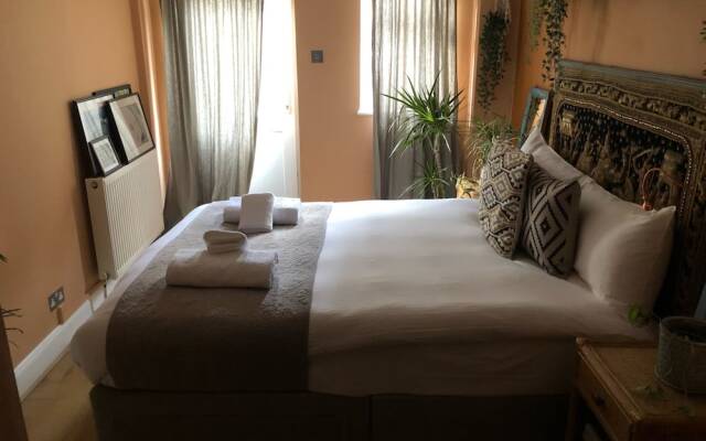 Shepherd's Bush 1 Bedroom Apartment