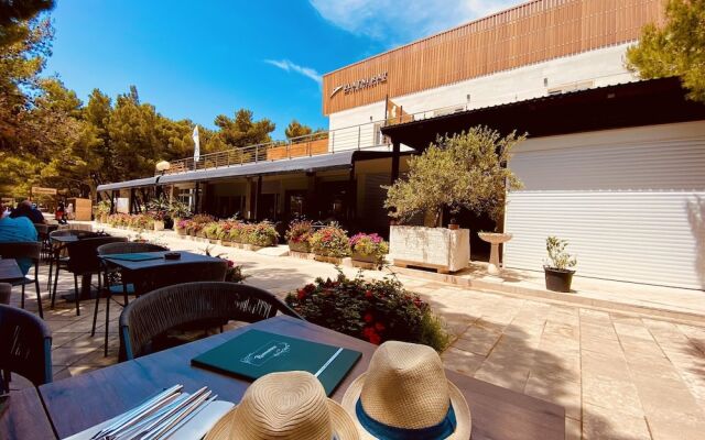 Zlatni Rat Beach Hotel