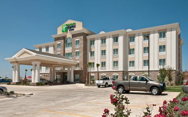 Holiday Inn Express Hotel & Suites Pearsall, an IHG Hotel