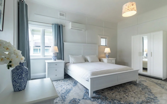 Bay Vista Cottage by the BnB Collection – Guest Rooms – Albany