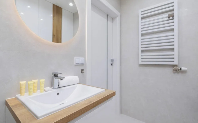Apartament na Alei Pokoju by Renters