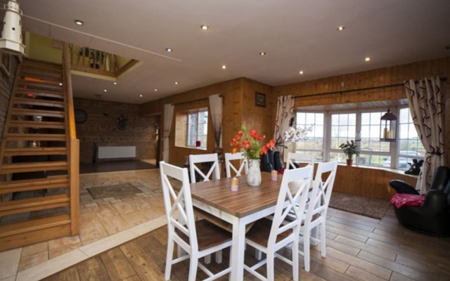 Dillon's bar & bistro