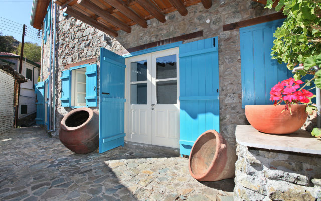 Kalopanayiotis Cottage