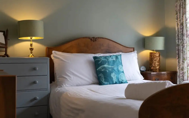 Host Stay The Beams at Frederick Gardens