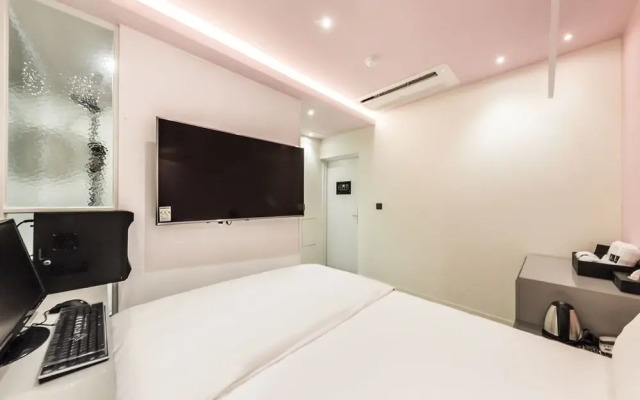 Yeoksam Hotel the Muse(호텔 더 뮤즈)