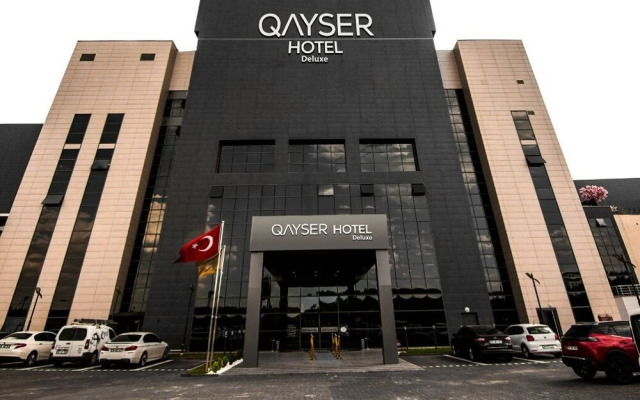 Qayser Deluxe Hotel