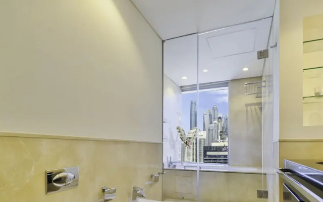 LUX The JW Marina Studio 3