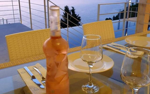 Okeanos Luxury Villas - Resort