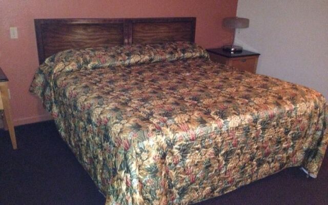 Twin Spruce Motel