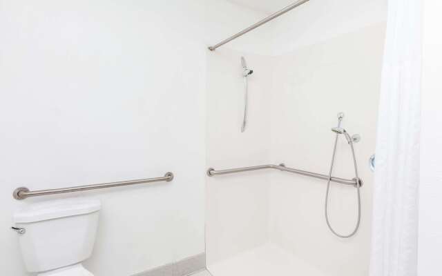 Days Inn & Suites by Wyndham Sunnyvale