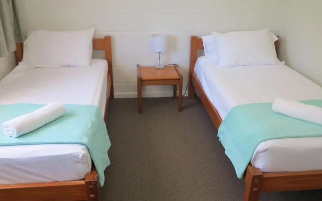 Paradise Apartments Unit 2