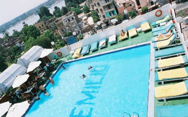 Emilio Hotel Luxor