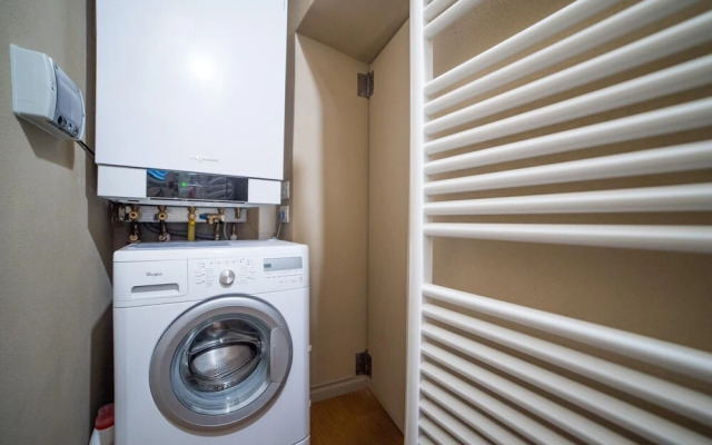 Charming Two Bedroom Apartment in Piazza Strozzi