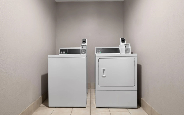 Wingate by Wyndham Savannah Gateway