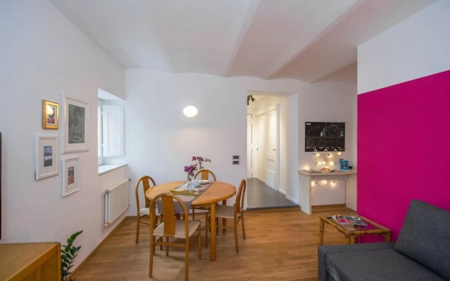 Gorgeous Newly Renovated Flat Near Colosseum!