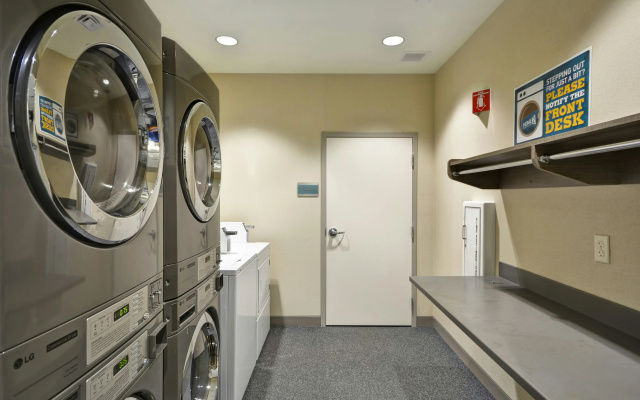 Home2 Suites by Hilton Plymouth, MN