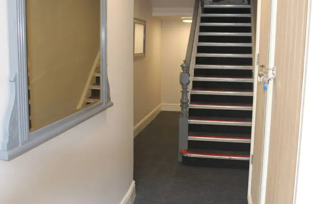 Hillview Serviced Apartments