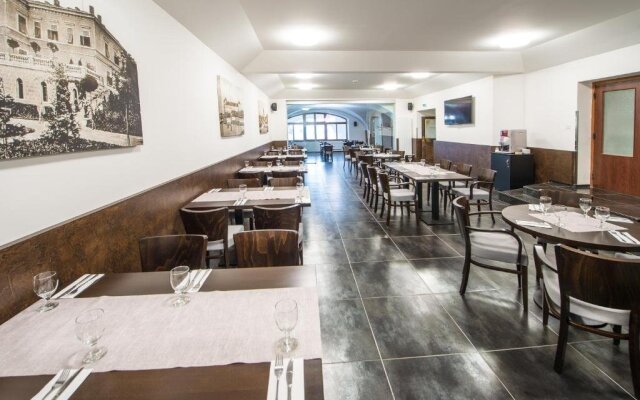 Hotel U lva