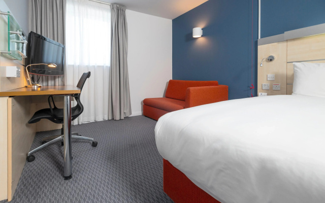 Holiday Inn Express Swindon City Centre by IHG