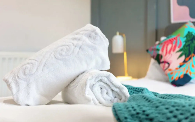 The Annick Suite No.1