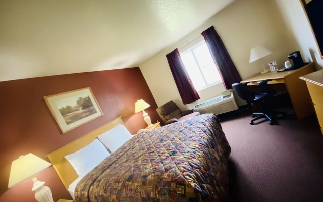 Herington Inn & Suites