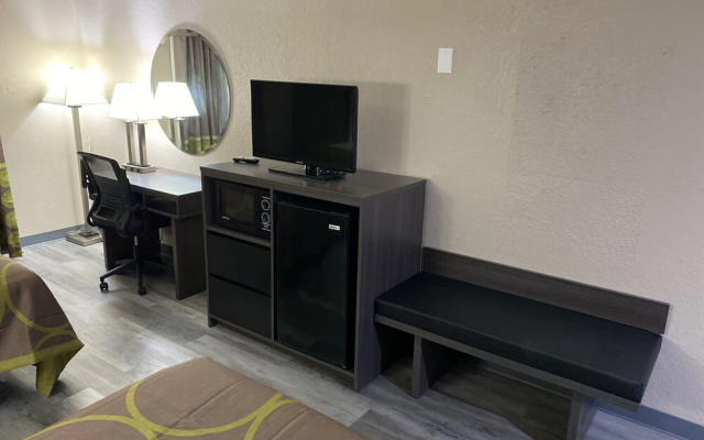 Super 8 Gainesville TX