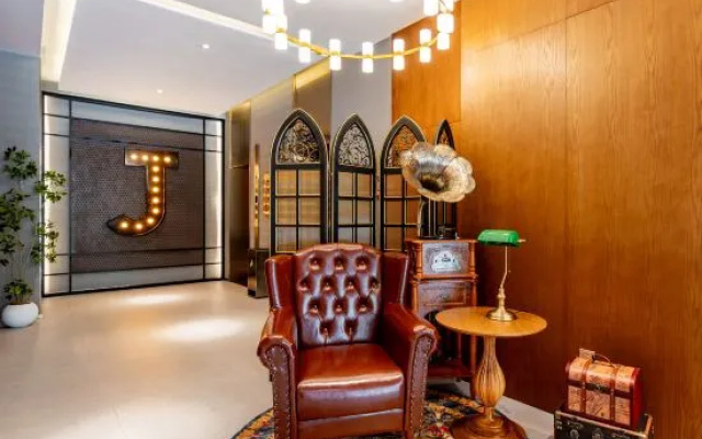 James Joyce Coffetel Hotel (Hohhot Nan Erhuan Road Wuliying Subway Station) – Lobby – Hohhot