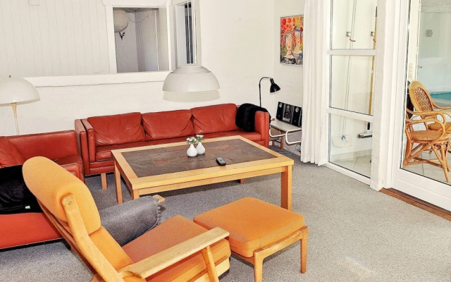 Restful Holiday Home With Indoor Pool in Hvide Sande - фото 3