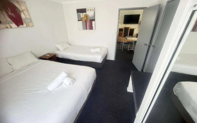 Centrepoint Motor Inn – Guest Rooms – Rockhampton