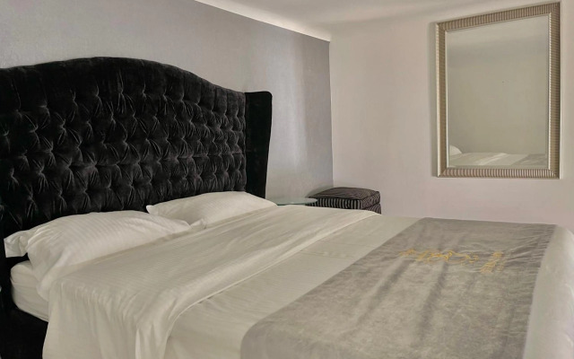 ANDRASSY 6 JACUZZI Suites