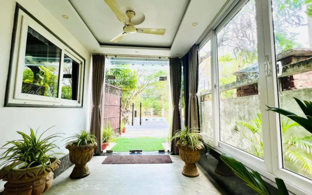 OYO 28208 99 Kombo Inn