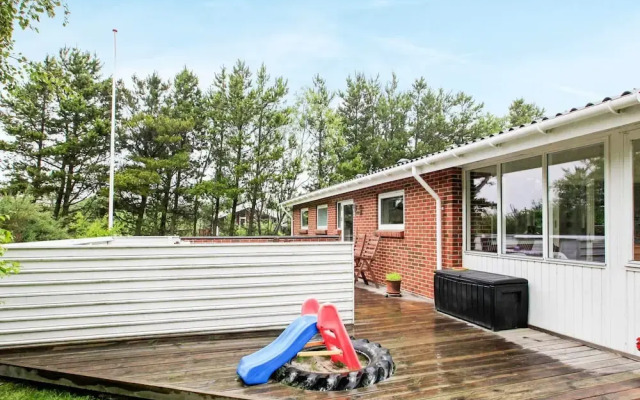 6 Person Holiday Home in Jerup