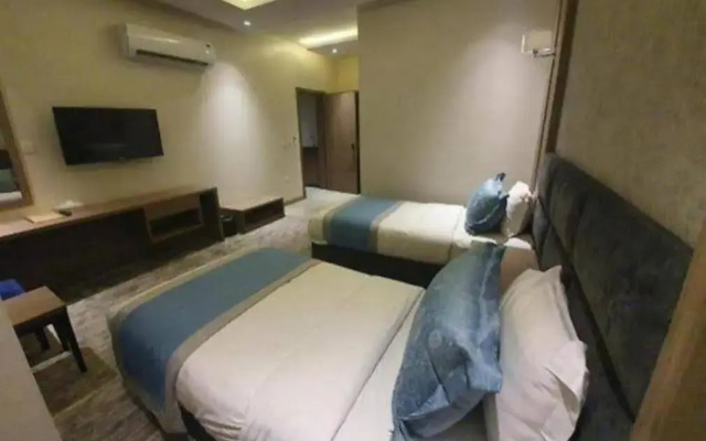 Lian Park Hotel